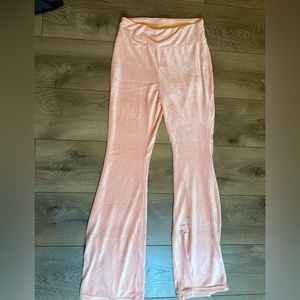 No boundaries flare pants, light pink, size small, new never worn